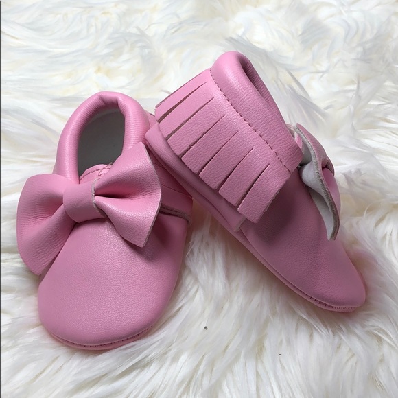 ❣️5 for $25 💕 Girls Pink bow baby soft sole moccasins - Picture 2 of 6